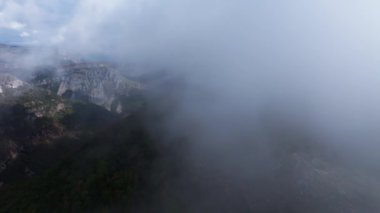 Provence 'deki bulutlarda Col de Vence' in hava manzarası