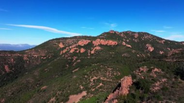 Var, Fransa 'daki Esterel Masifi' nin insansız hava aracı görüntüsü