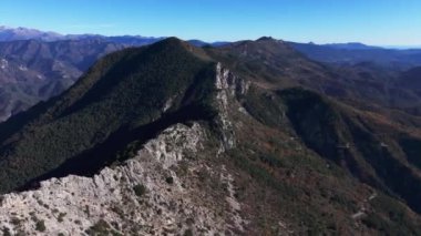 Alpes Denizcilik 'teki Brune Dağı' nın panoramik drone görüntüsü