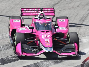 Long Beach, CA - 15 Nisan 2023: IndyCar sürücüsü Kyle Kirkwood Andretti Autosport 'un No. 27 araba..