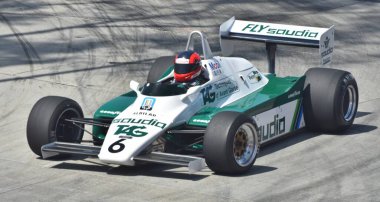 Long Beach, CA - 15 Nisan 2023: The Williams FW07 at the Long Beach Grand Prix, drive Alan Jones in the 1980 F1 season.