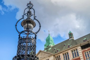 Amsterdam, Hollanda. Ekim 2022. Amsterdam 'daki Baraj Meydanı' ndaki Kraliyet Sarayı. Yüksek kalite fotoğraf