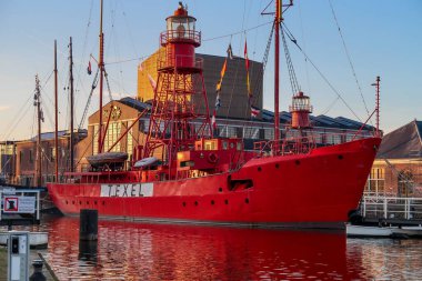 Den Helder, Hollanda. Kasım 2022. Den Helder Limanı 'ndaki Lightship Texel. Yüksek kalite fotoğraf