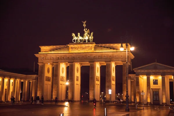 Berlin Almanya Kasım 2022 Geceleri Berlin Deki Brandenburg Kapısı Nda — Stok fotoğraf