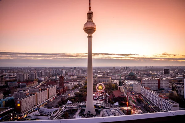 Berlin Almanya Kasım 2022 Fernsehturm Berlin Siluetine Hakim Yüksek Kalite — Stok fotoğraf