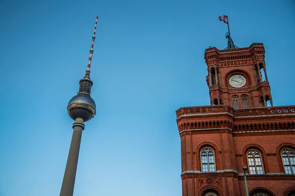 Berlin Tyskland November 2022 Fernsehturm Och Rote Rathaus Berlin Högkvalitativt — Stockfoto