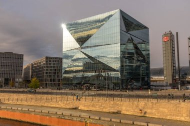 Berlin, Almanya. Kasım 2022. Berlin 'deki Hauptbahnhof Küpü. Yüksek kalite fotoğraf