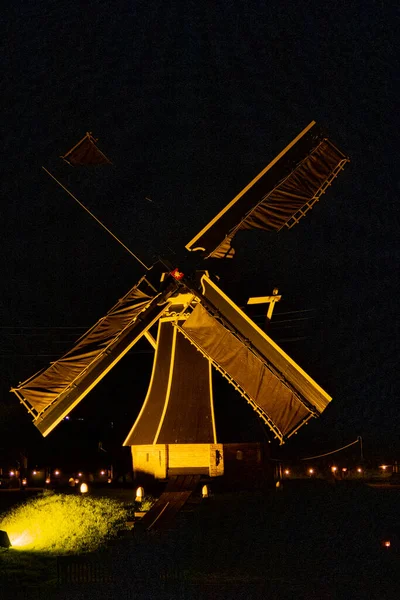 Энкхёйзен Нидерланды Октябрь 2022 Года Подсвеченная Ветряная Мельница Возле Энкхёйзена — стоковое фото