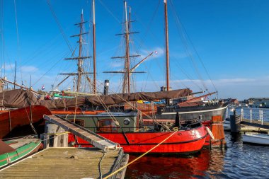 Den Helder, Hollanda. Ekim 2022. Den Helder 'in eski tersanesi, şimdi müze limanı Willemsoord. Yüksek kalite fotoğraf