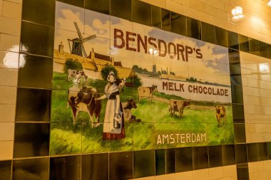 Enkhuizen, Hollanda. Ekim 2022. Eski Hollanda resimli döşeme. Yüksek kalite fotoğraf