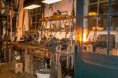 Enkhuizen, Hollanda. Ekim 2022. Eski bir atölyenin içini. Yüksek kalite fotoğraf