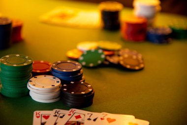 Den Helder, Hollanda. Kasım 2022. Poker oyunu. Yüksek kalite fotoğraf