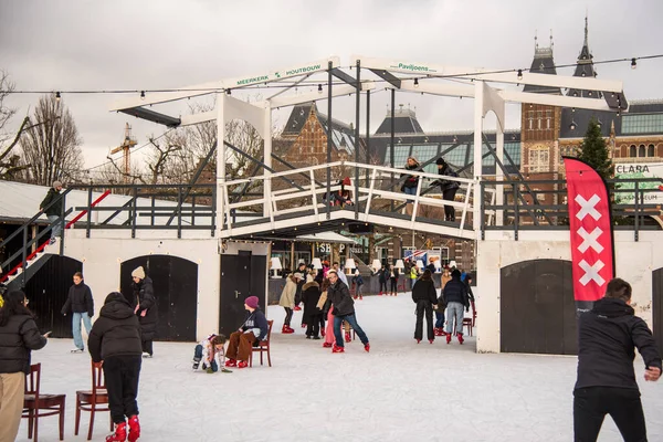 네덜란드 암스테르담 2022 암스테르담에 박물관에 아이스 스케이팅 고품질 — 스톡 사진