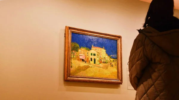 Amsterdam Netherlands January 2023 Visitors Admiring Painting Van Gogh High — Stock Photo, Image