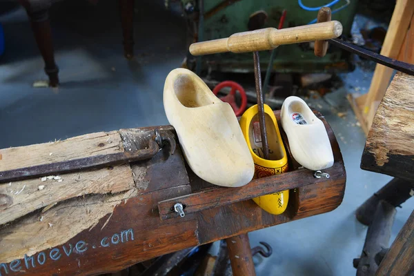 Clog factory clearance