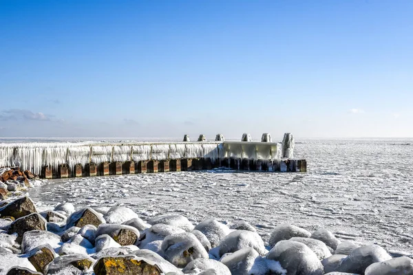Den Oever Netherlands February 2021 Ice Build Piers Afsluitdijk Ijsselmeer — Stock Photo, Image
