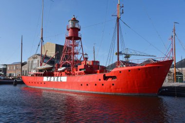 Den Helder, Hollanda. Nisan 2023. Den Helder 'in eski limanında Lightship Texel. Yüksek kalite fotoğraf