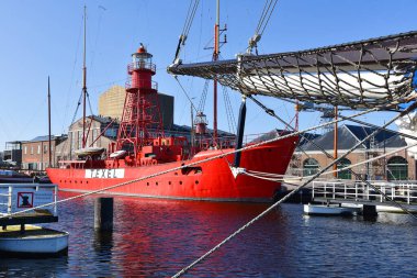 Den Helder, Hollanda. Nisan 2023. Den Helder 'in eski limanında Lightship Texel. Yüksek kalite fotoğraf