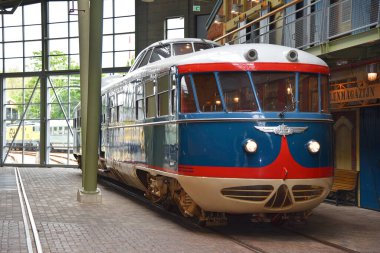 Utrecht, Hollanda. Mayıs 2023. Utrecht 'teki demiryolu müzesinde eski trenler. Yüksek kalite fotoğraf