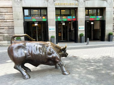 Amsterdam, Hollanda... 24 Haziran 2023. Amsterdam Borsası 'nın girişi. Yüksek kalite fotoğraf