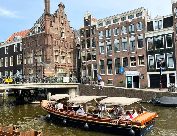 Amsterdam Hollanda Haziran 2023 Amsterdam Kanalları Tarihi Köprüler Yüksek Kalite — Stok fotoğraf