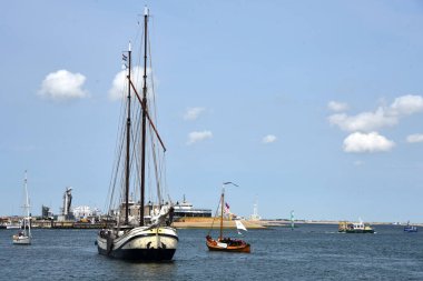 Den Helder, Hollanda. 30 Haziran 2023. 2023 'te Den Helder' in liman girişinde eski bir mavna. Yüksek kalite fotoğraf