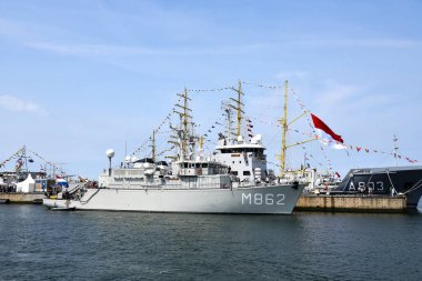 Den Helder, Hollanda. 30 Haziran 2023. Denizcilik günlerinde Hollanda donanmasının iki firkateyni. Yüksek kalite fotoğraf