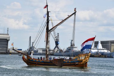 Den Helder, Hollanda. 2 Temmuz 2023. Marsdiep 'teki Staten Yat Utrecht' in kıç tarafı. Yüksek kalite fotoğraf
