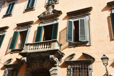 Pisa, İtalya. 19 Eylül 2023. İtalya, Pisa 'nın eski merkezindeki sokaklar. Yüksek kalite fotoğraf