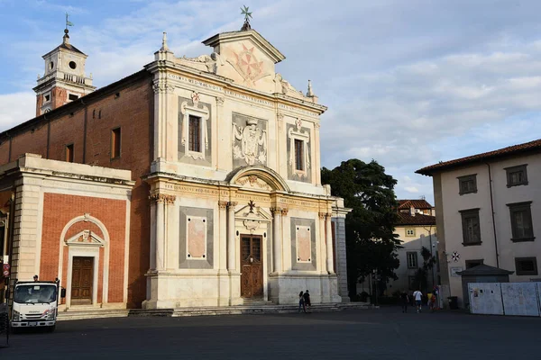 Pisa, İtalya. 19 Eylül 2023. Pisa, Tuscany 'deki birçok resimli sokaktan biri. Yüksek kalite fotoğraf