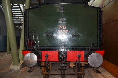 Utrecht, Hollanda. Mayıs 2023. Utrecht 'teki demiryolu müzesinde eski trenler. Yüksek kalite fotoğraf