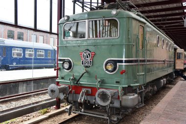 Utrecht, Hollanda. 8 Mayıs 2023. Utrecht 'teki demiryolu müzesinde eski trenler. Yüksek kalite fotoğraf