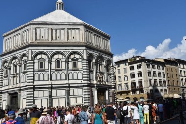 Floransa, İtalya. 17 Eylül 2023. Floransa 'daki Santa Maria del Fioro katedraline yakın çekim. Yüksek kalite fotoğraf