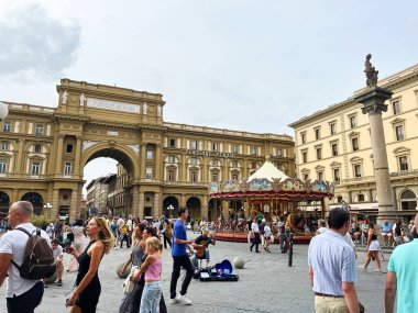 Floransa, İtalya. 17 Eylül 2023. Floransa 'nın göbeğindeki Piazza della Yüksek kalite fotoğraf