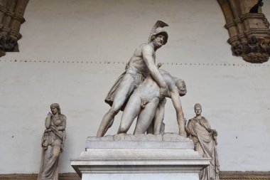 Floransa, İtalya. 18 Eylül 2023. Floransa 'daki Piazza della Signoria, ünlü heykelleriyle. Floransa 'nın simgelerinden. Yüksek kalite fotoğraf