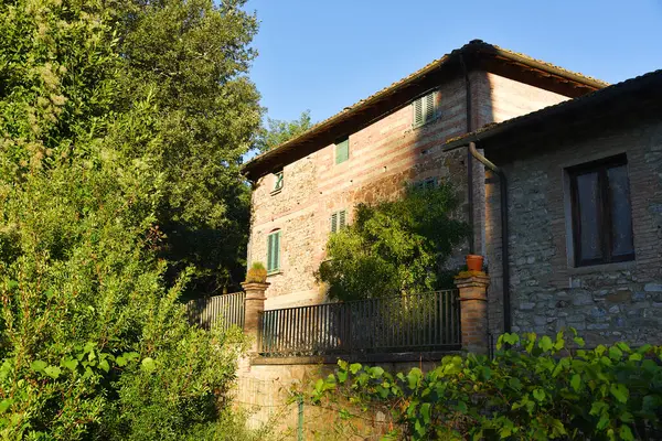 stock image Alberi, Italy. september 15, 2024. Old stately villa in Tuscany, Italy. High quality photo