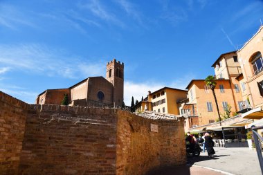 Siena, İtalya. 16 Eylül 2024. İtalya 'nın Siena kentinin panoramik manzarası. Yüksek kalite fotoğraf