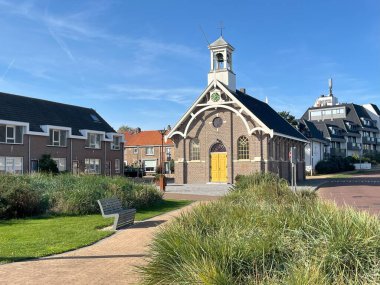 Den Helder, Hollanda. 17 Ekim 2024. Huisduinen 'deki yaşlı balina avcısının kilisesi, Den Helder. Yüksek kalite fotoğraf