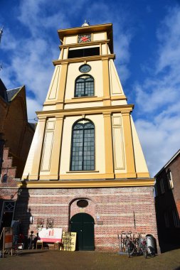 Enkhuizen, Hollanda. 27 Şubat 2025. Enkhuizen 'deki Westerkerk. Yüksek kalite fotoğraf