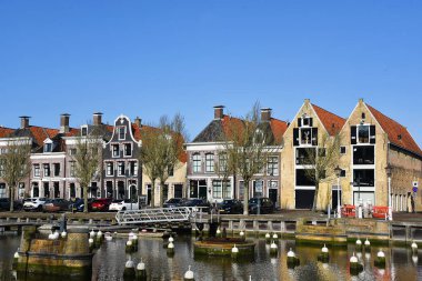 Harlingen, Hollanda. 2 Mart 2025. Froesland 'daki Harlingen limanı. Yüksek kalite fotoğraf