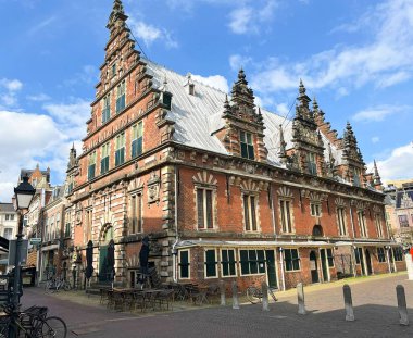 Haarlem, Hollanda. 29 Mart 2025, Haarlem 'in merkezindeki tarihi Frans Hals Müzesi. Yüksek kalite fotoğraf