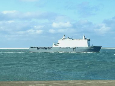 Den Helder, Hollanda. 29 Mart 2025. Hollanda Donanması 'nın amfibik nakliye gemisi. Yüksek kalite fotoğraf