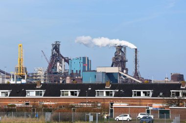 IJmuiden, Hollanda. 29 Mart 2025. IJmuiden, Hollanda 'daki çelik fabrikasının kirliliği. Yüksek kalite fotoğraf