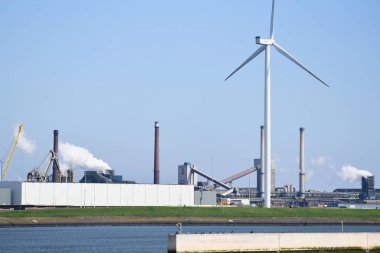 IJmuiden, Hollanda. 29 Mart 2025. IJmuiden, Hollanda 'daki çelik fabrikasının kirliliği. Yüksek kalite fotoğraf