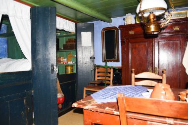 Enkhuizen, Hollanda. 28 Mayıs 2025. Enkhuizen 'deki Zuiderzee müzesindeki farklı mağazalar ve evler. Yüksek kalite fotoğraf