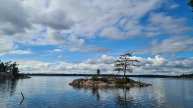 İsveç 'te, Archipelago' da küçük bir ada. Yüksek kalite fotoğraf