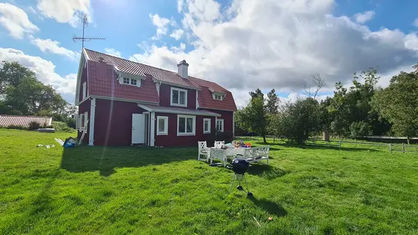 Tarımsal kültürü olan geleneksel İsveç Evi. Yüksek kalite fotoğraf