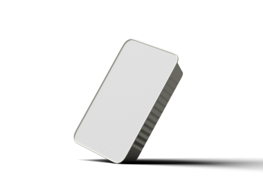 Şeffaf bir arkaplanda izole edilmiş büyük dikdörtgen yiyecek folyo tepsisinin 3D görüntüsü