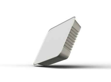 Şeffaf bir arkaplanda izole edilmiş büyük dikdörtgen yiyecek folyo tepsisinin 3D görüntüsü