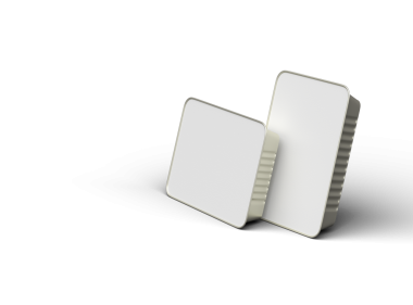 Şeffaf bir arkaplanda izole edilmiş büyük dikdörtgen yiyecek folyo tepsisinin 3D görüntüsü